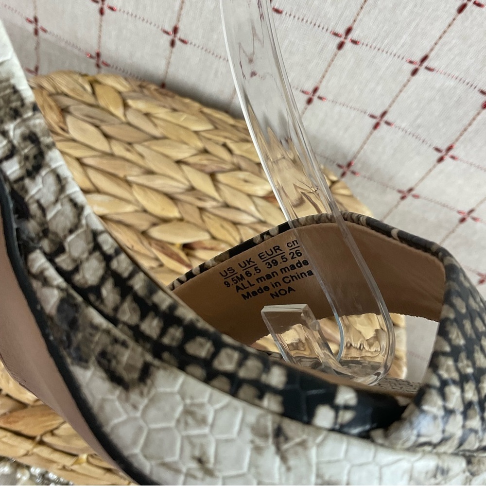 🍀HP🍀 Franco Sarto “Noa” Snakeskin Embossed Heeled Sandals Size 9.5 NWOB - Picture 7 of 8